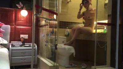 [原创]人妻就是骚，忙着赶飞机也不忘再操一次